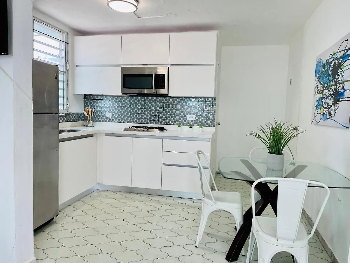 Multi Home In Isla Verde Beach Area With 5 Separate Apts Include 10 Bedrooms And 6 Bathrooms Sleep 26 People San Juan 0*,